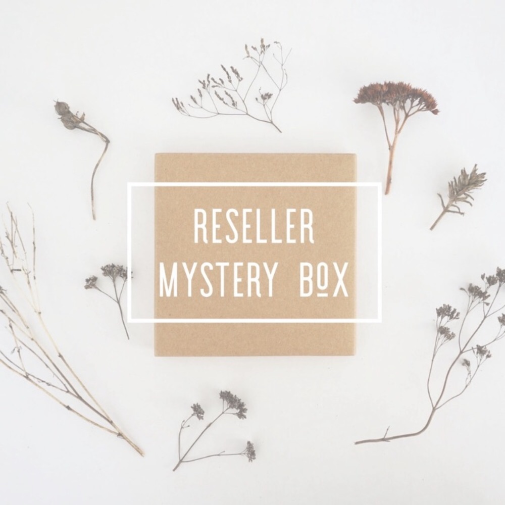 FIVE POUND RESELLERS mystery box